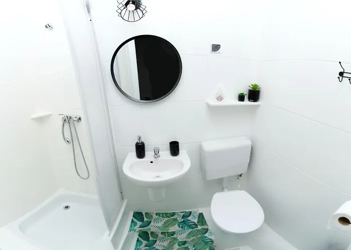 Laguna 3* غونسكي